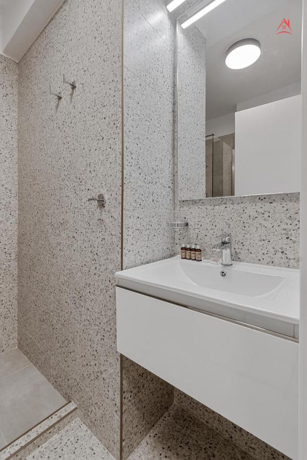 Apartament Opera Residence - Cismigiu, Eroilor, Free Private Parking Bucarest Exterior foto