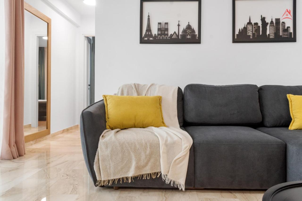 Apartament Opera Residence - Cismigiu, Eroilor, Free Private Parking Bucarest Exterior foto