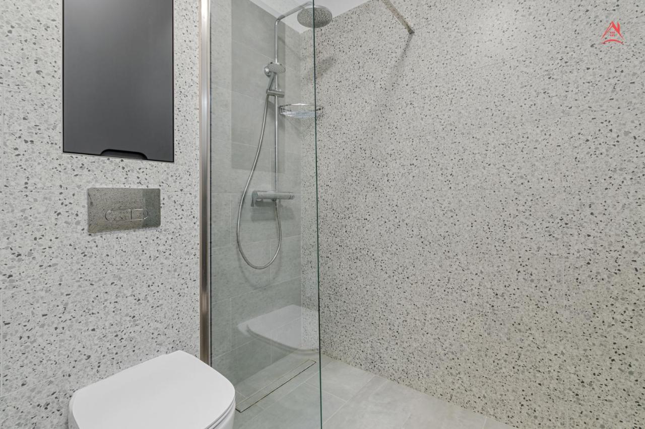 Apartament Opera Residence - Cismigiu, Eroilor, Free Private Parking Bucarest Exterior foto